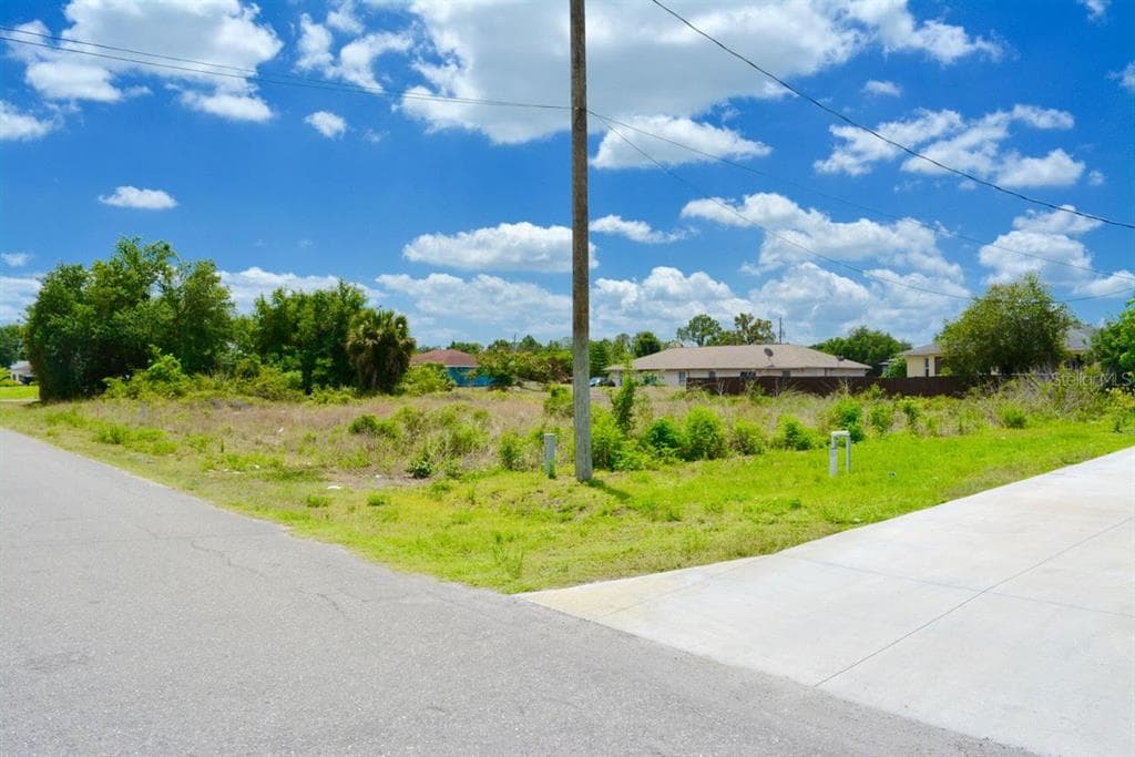4505/4507 27TH STREET SW LEHIGH ACRES, FL 33973