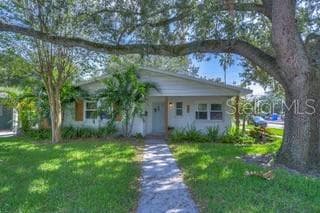 113 W DAVIS BOULEVARD