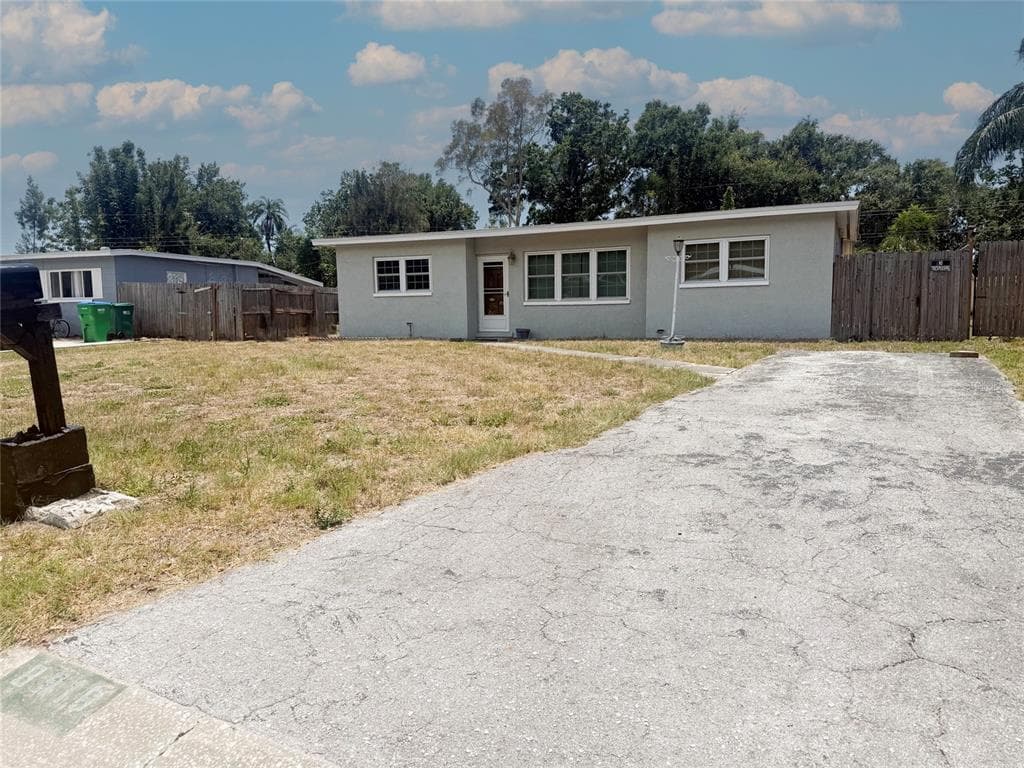 8916 NARCISSUS AVENUE SEMINOLE, FL 33777