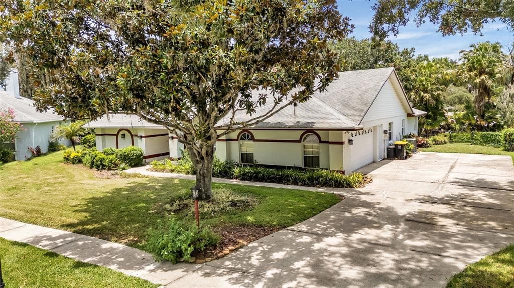 549 PENINSULAR DRIVE LAKELAND, FL 33813