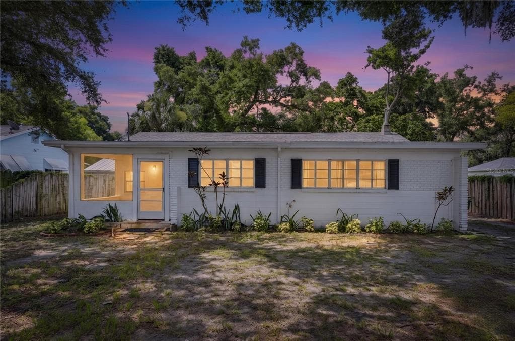 1005 E FLORA STREET TAMPA, FL 33604