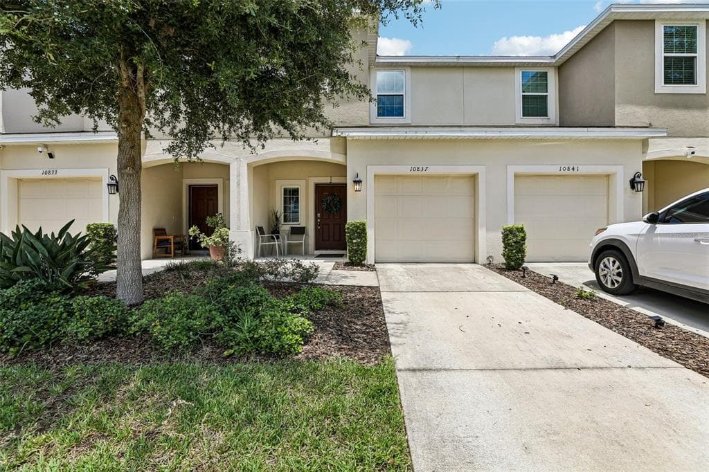 10837 WYNE TREE COURT ORLANDO, FL 32824