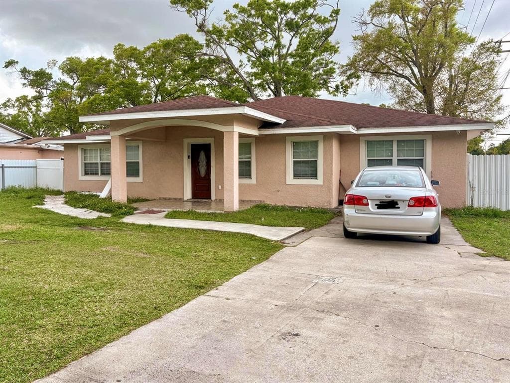 6820 N HIMES AVENUE TAMPA, FL 33614