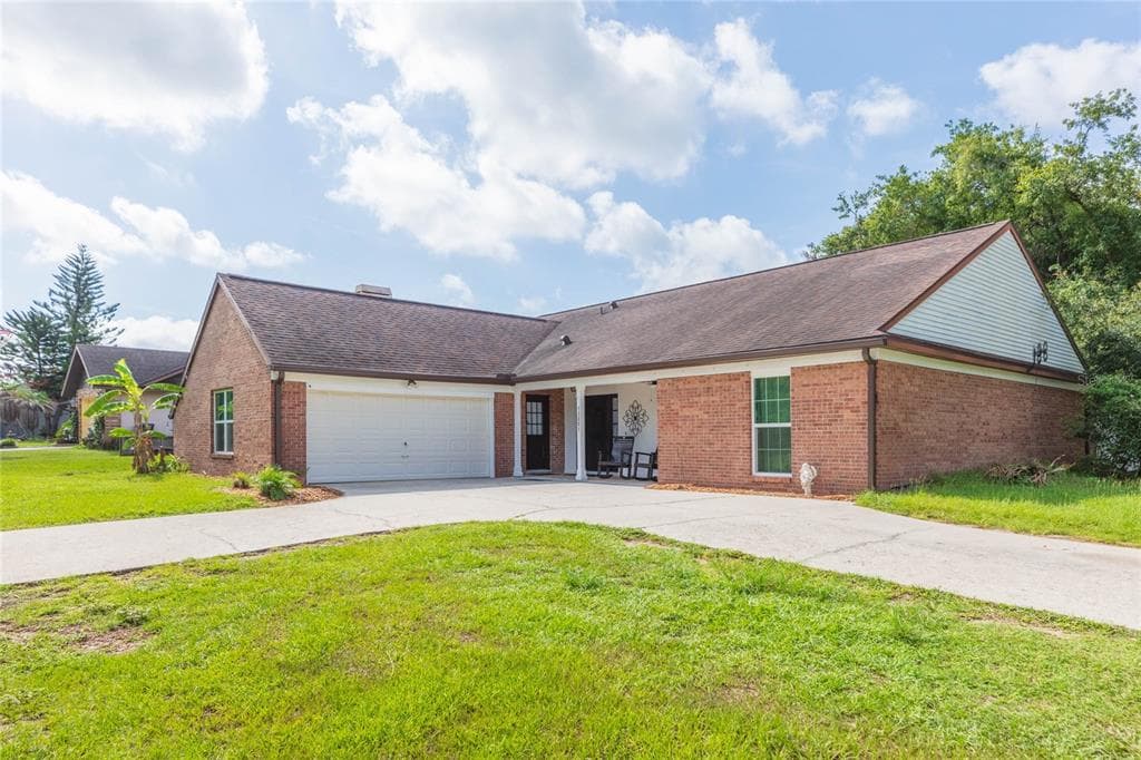 13001 SYDNEY ROAD DOVER, FL 33527