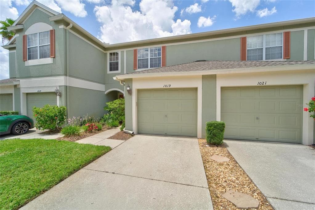 1019 VISTA CAY COURT BRANDON, FL 33511