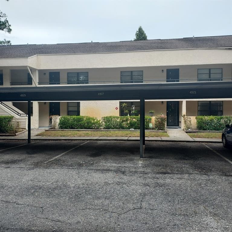 4927 PURITAN CIRCLE UNIT 123 TAMPA, FL 33617