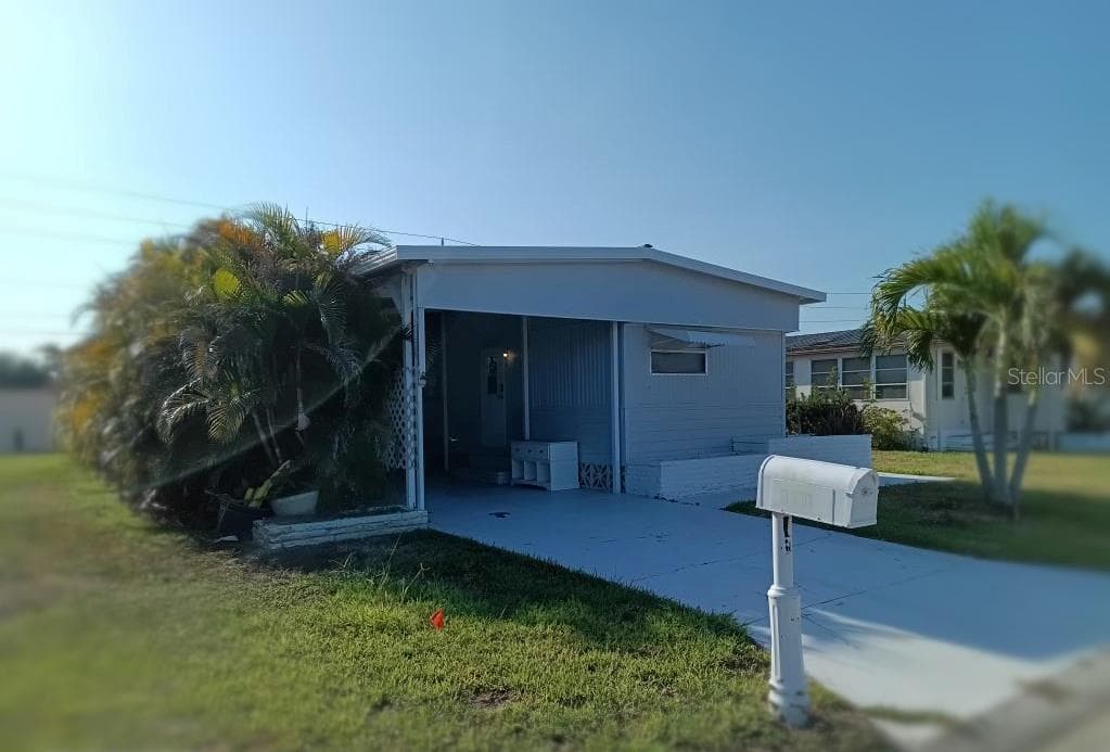 5031 4TH STREET E BRADENTON, FL 34203