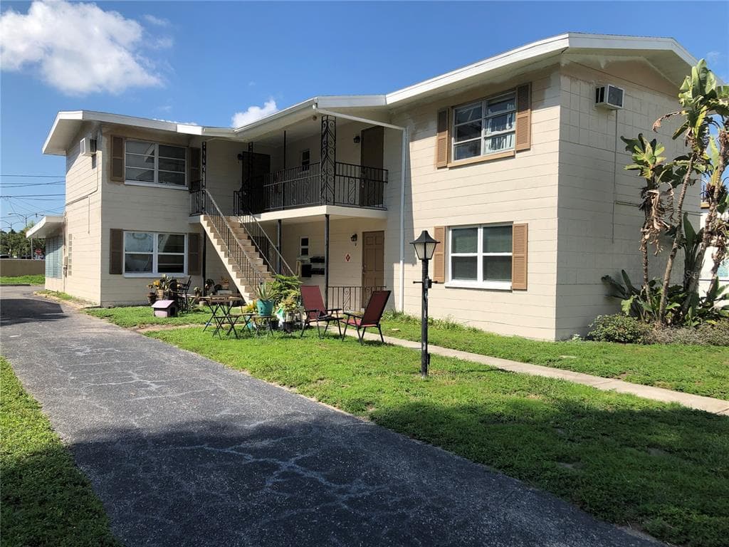 334 33RD AVENUE N ST PETERSBURG, FL 33704