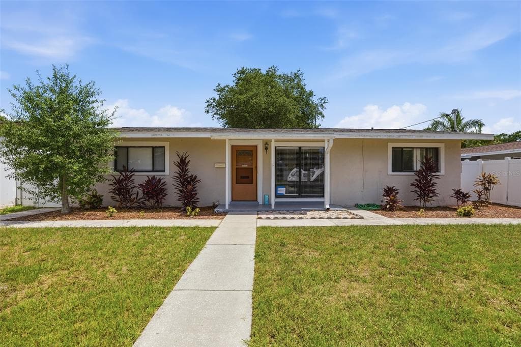 410 42ND AVENUE NE ST PETERSBURG, FL 33703