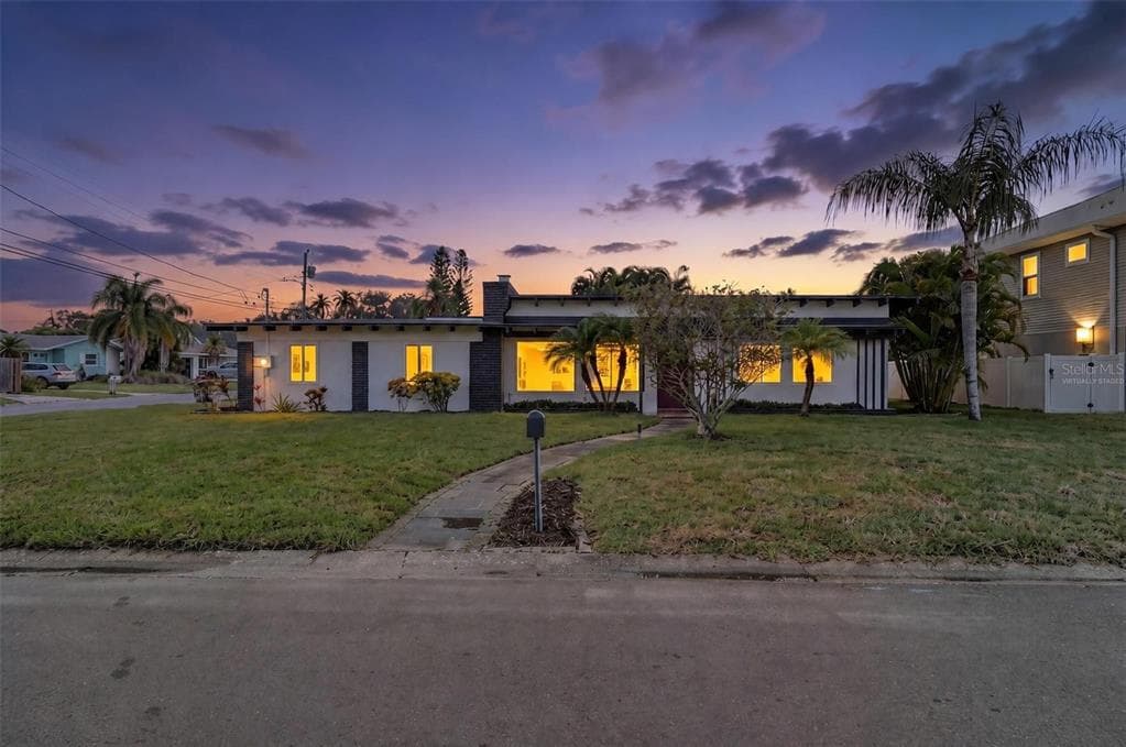 63 PALM BOULEVARD DUNEDIN, FL 34698