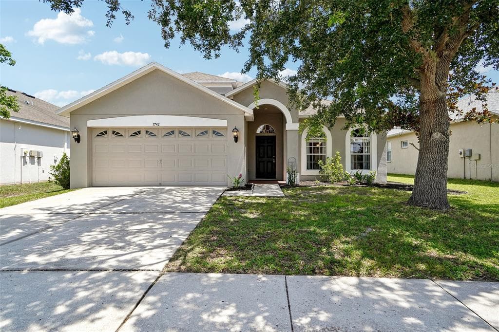 7742 BULLS HEAD DRIVE WESLEY CHAPEL, FL 33545