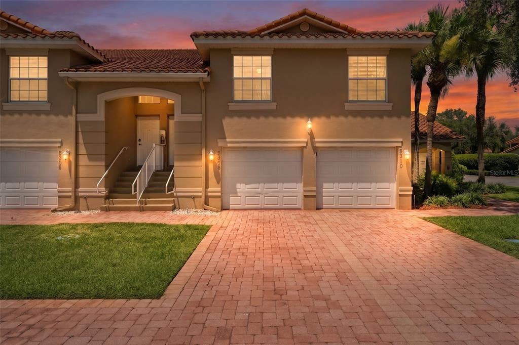 5308 BOWLINE COURT OXFORD, FL 34484