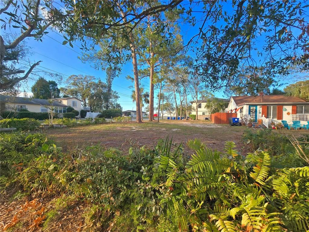 237 50TH AVENUE N ST PETERSBURG, FL 33703