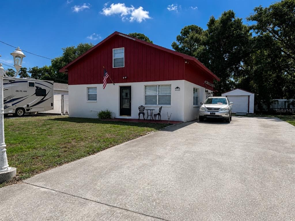 13157 CLAY AVENUE LARGO, FL 33773