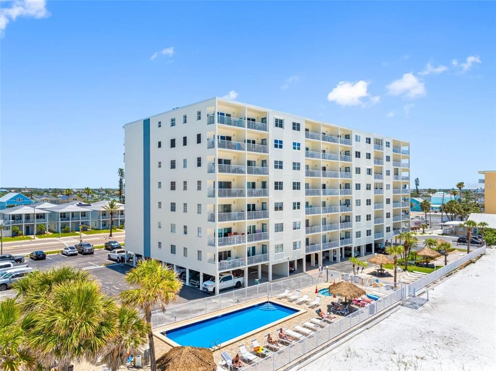 13500 GULF BOULEVARD UNIT 605 MADEIRA BEACH, FL 33708