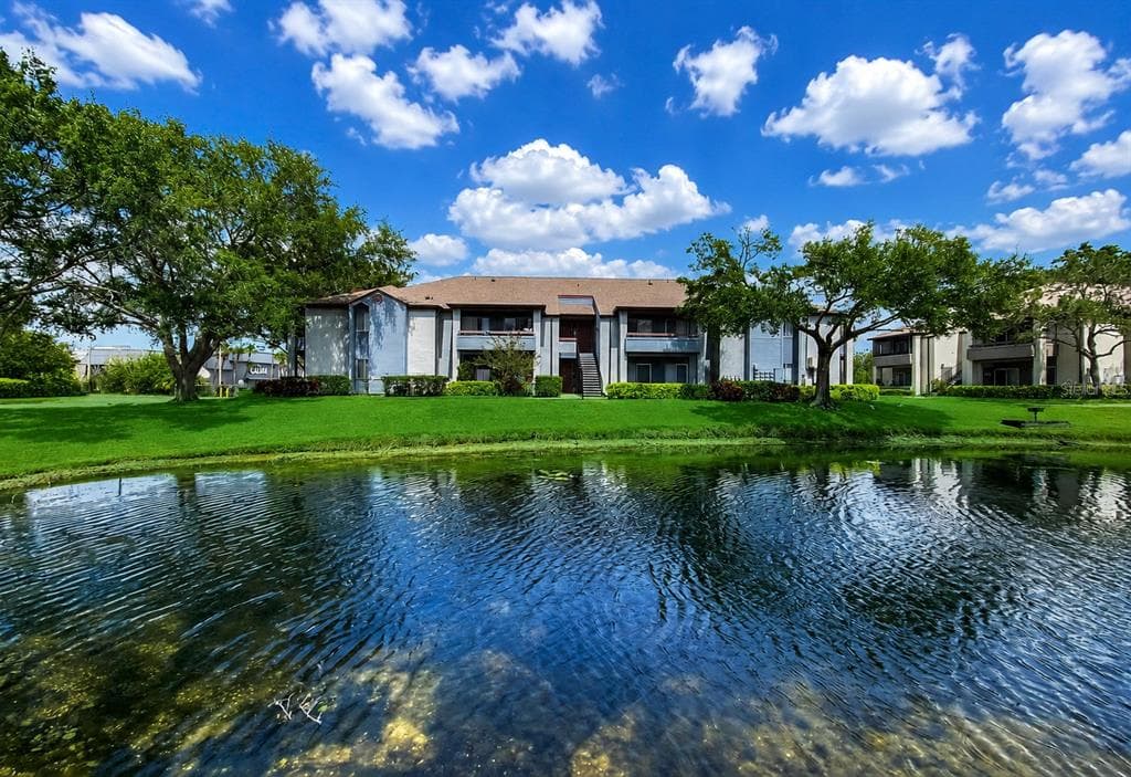 10263 GANDY BOULEVARD N UNIT 405 ST PETERSBURG, FL 33702