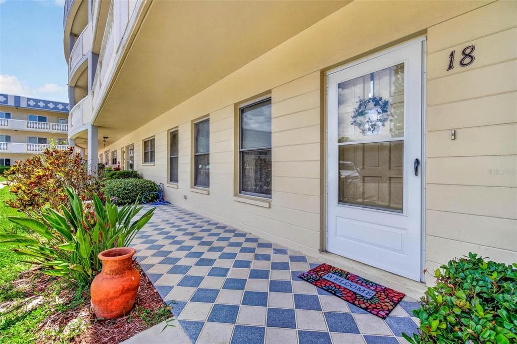 2222 AMERICUS BOULEVARD N UNIT 18