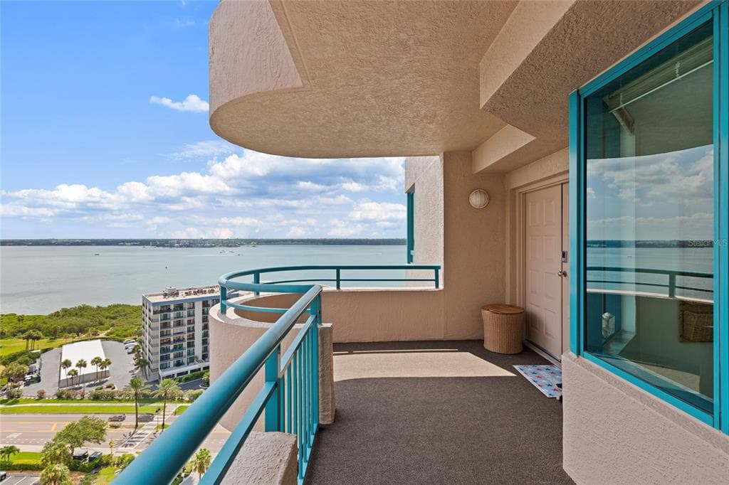 1520 GULF BOULEVARD UNIT 1807 CLEARWATER BEACH, FL 33767