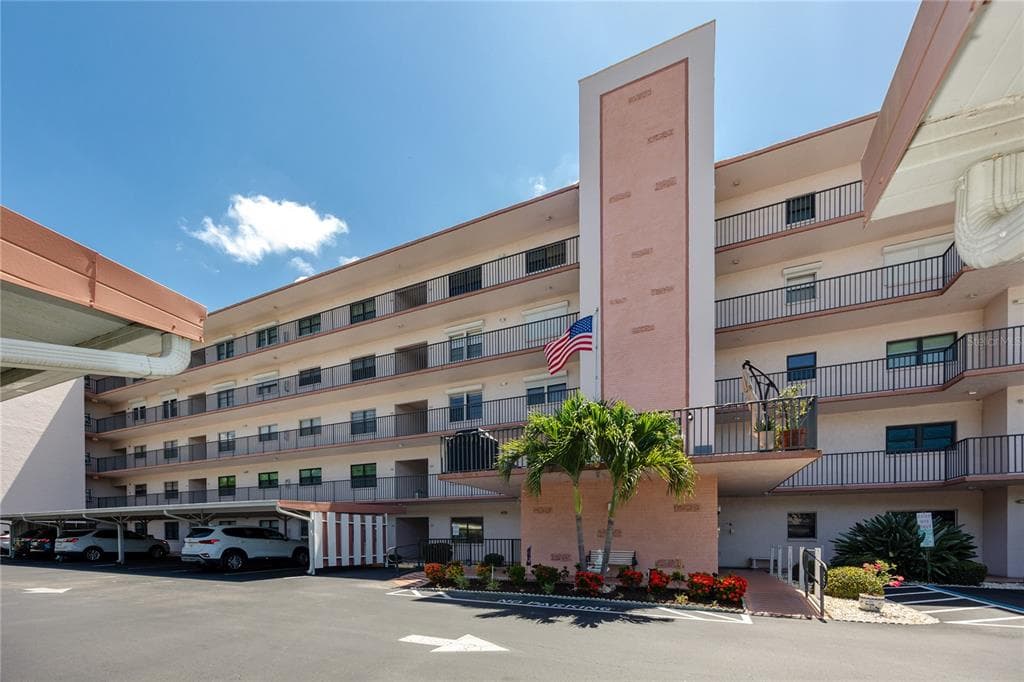 8174 TERRACE GARDEN DRIVE N UNIT 307 ST PETERSBURG, FL 33709