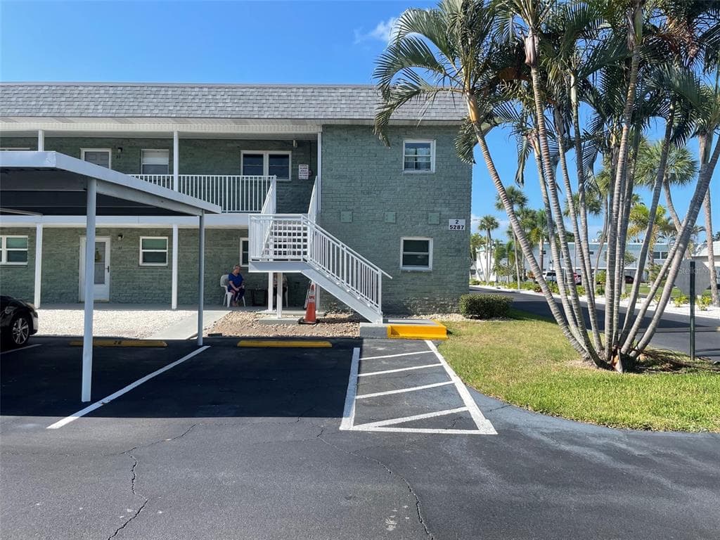 5287 81ST STREET N UNIT 12 ST PETERSBURG, FL 33709