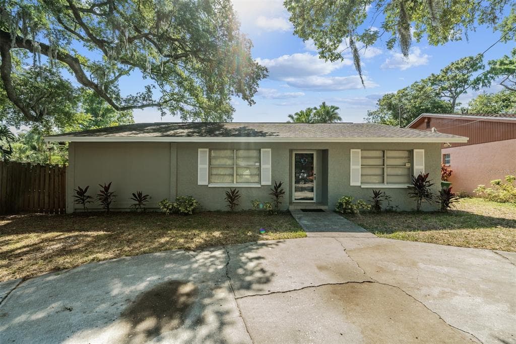 9616 N OKLAWAHA AVENUE UNIT 1/2