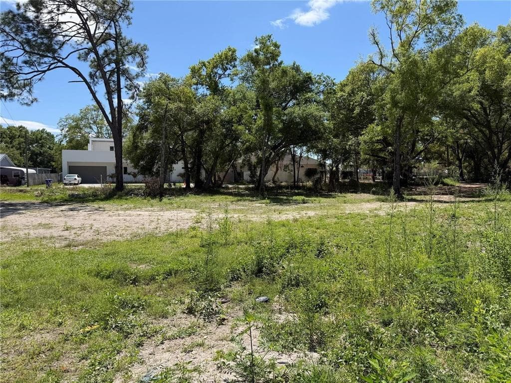 6808 NEW YORK DRIVE TAMPA, FL 33619