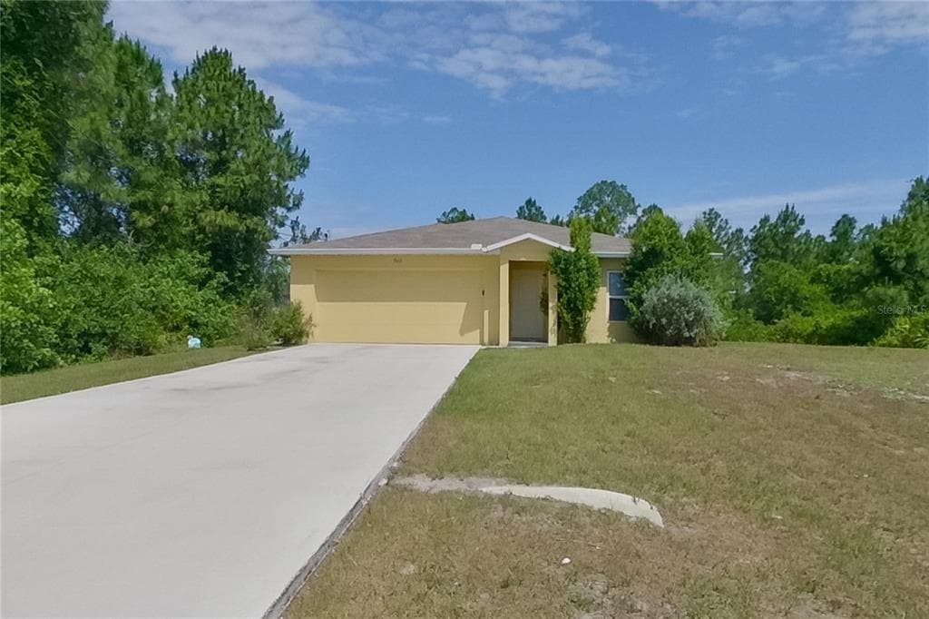 947 GRANT BOULEVARD LEHIGH ACRES, FL 33974
