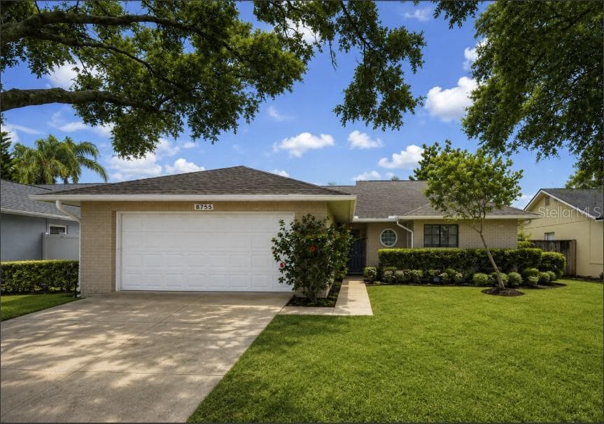 8755 HAMPDEN DRIVE TAMPA, FL 33626
