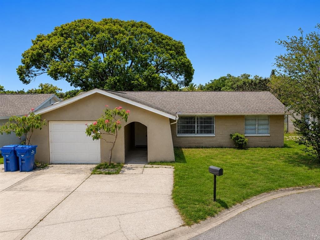 7437 CARMEL AVENUE NEW PORT RICHEY, FL 34655