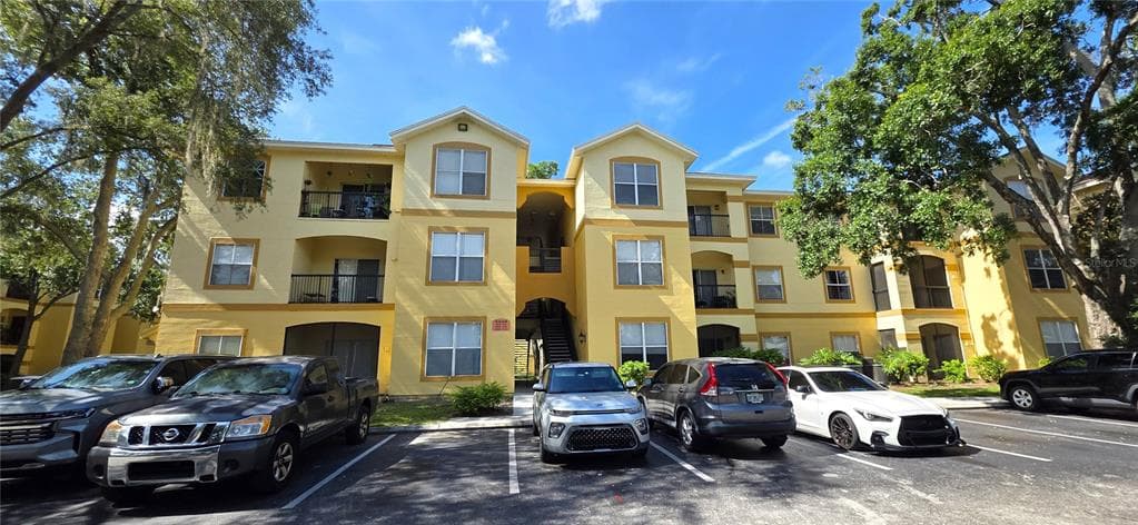 5618 PINNACLE HEIGHTS CIRCLE UNIT 211