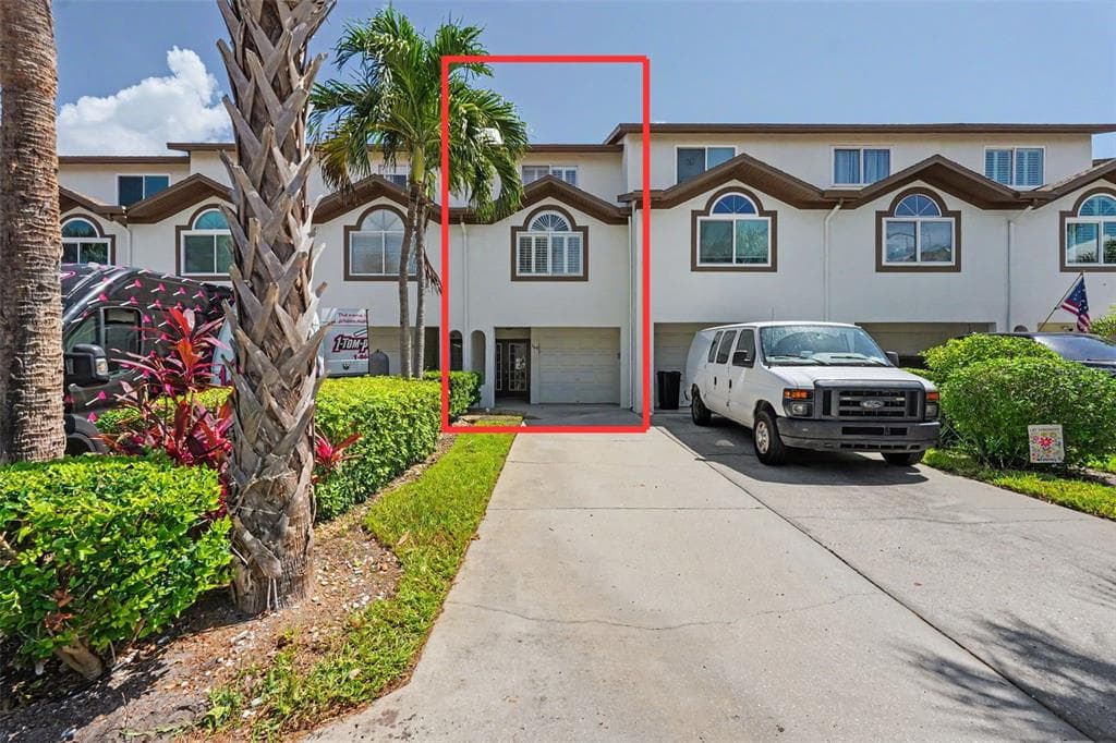269 MADEIRA CIRCLE ST PETERSBURG, FL 33715