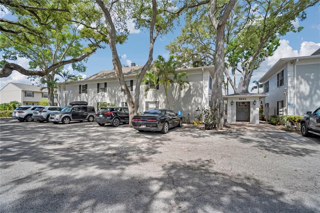 5221 BAYSHORE BOULEVARD UNIT 51 TAMPA, FL 33611