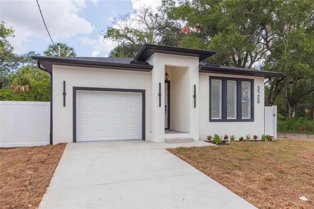 3720 N 32ND