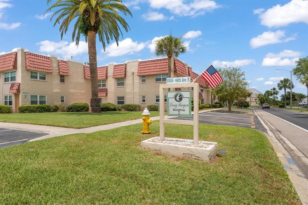 10033 64TH AVENUE N UNIT 19 ST PETERSBURG, FL 33708