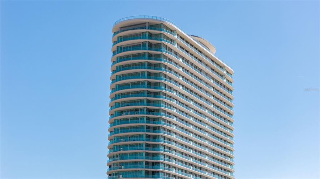 400 CENTRAL AVENUE UNIT 3906