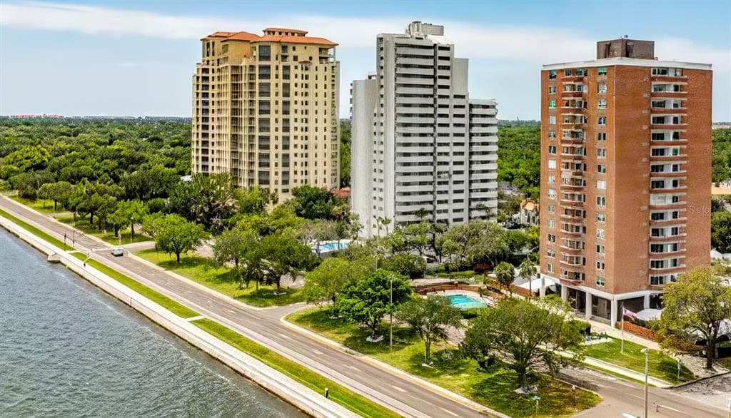 4015 BAYSHORE BOULEVARD UNIT 12B TAMPA, FL 33611