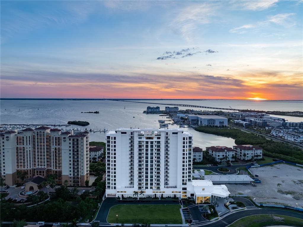5713 BOWEN DANIEL DR. UNIT 906 TAMPA, FL 33616