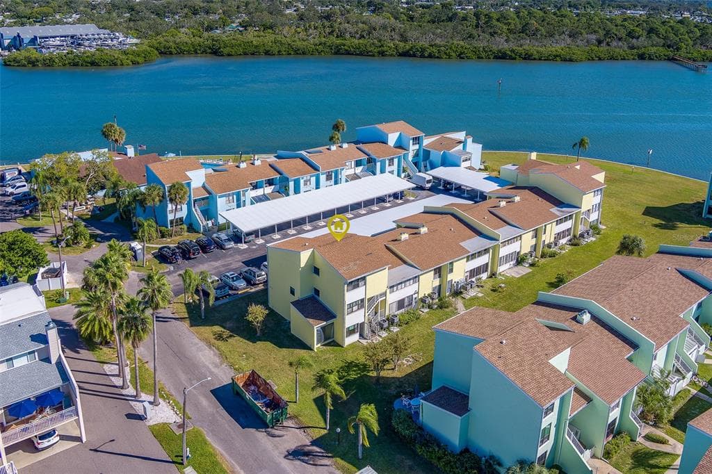 1 WINDRUSH BOULEVARD UNIT 28 INDIAN ROCKS BEACH, FL 33785