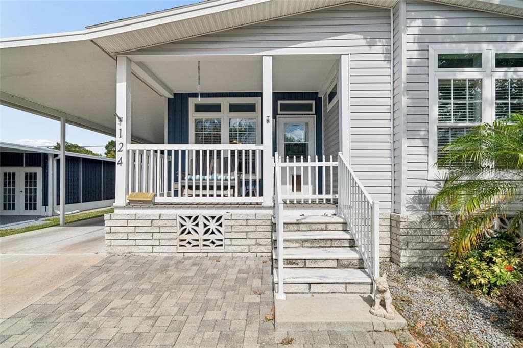 124 PINDO PALM STREET W LARGO, FL 33770