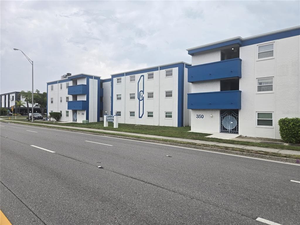 350 79TH AVENUE N UNIT 334 ST PETERSBURG, FL 33702