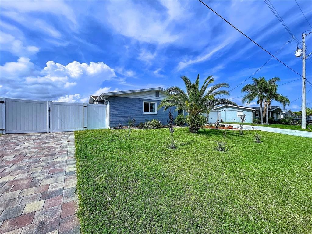 6536 LEESIDE ISLE HUDSON, FL 34667