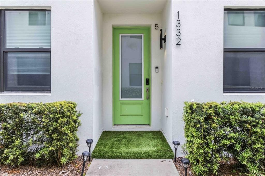 1332 W GRAY STREET UNIT 5 TAMPA, FL 33606