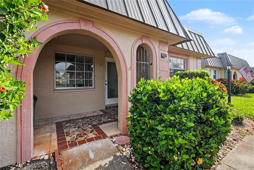 4135 STRATFORD DRIVE
