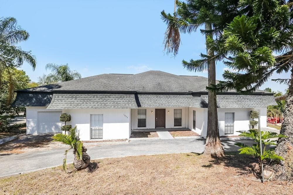 1033 CAMPBELL AVENUE LAKE WALES, FL 33853