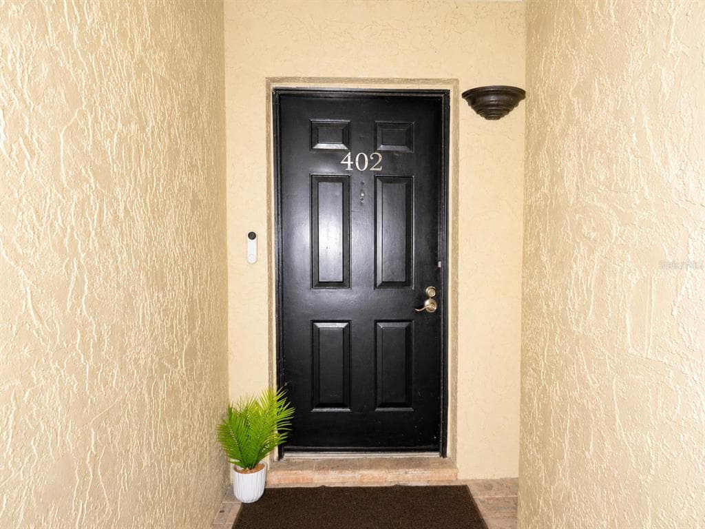 6301 58TH STREET N UNIT 402 PINELLAS PARK, FL 33781