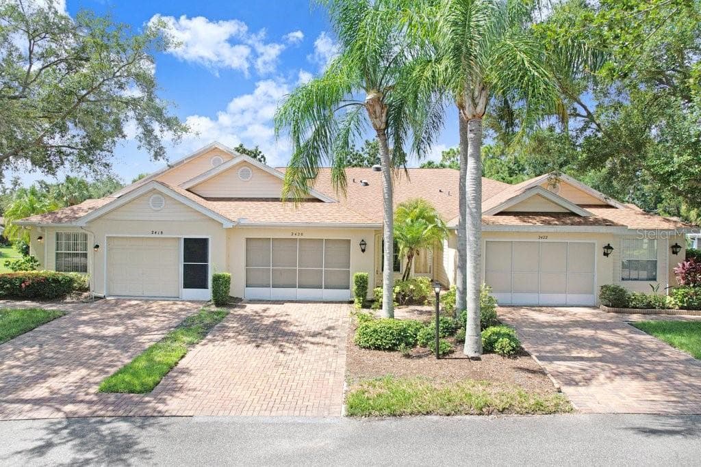 2418 NEW HAVEN CIRCLE UNIT 83 SUN CITY CENTER, FL 33573