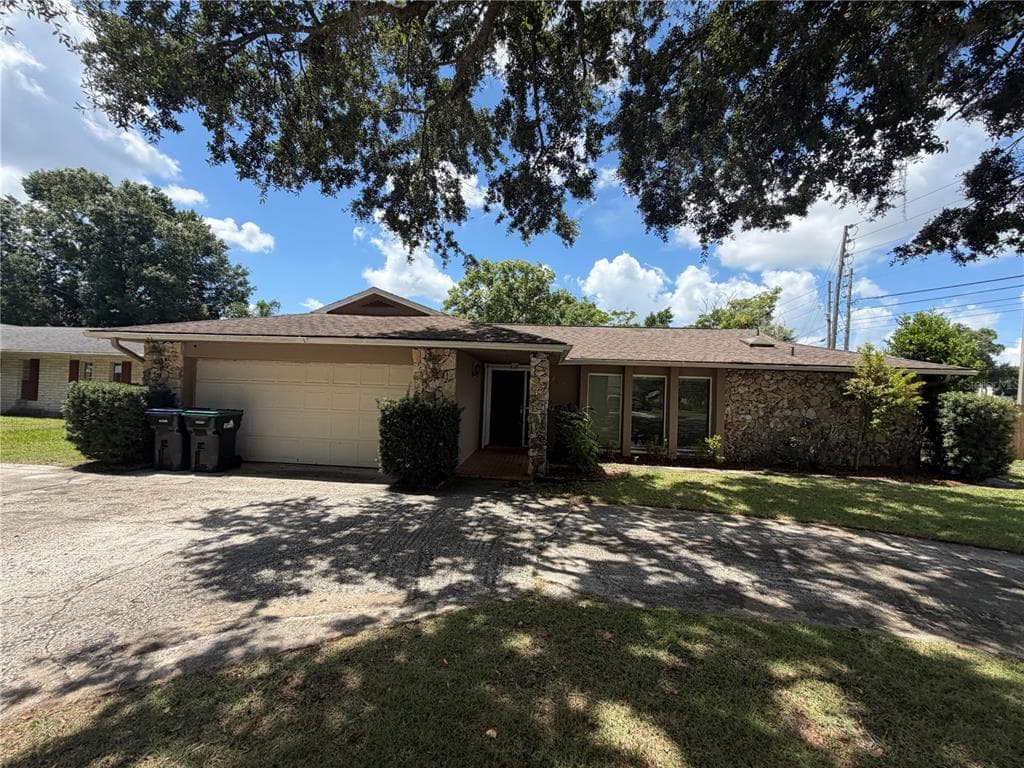 7500 WAUNATTA COURT