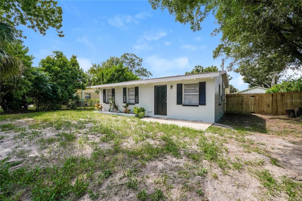 9216 W PATTERSON STREET TAMPA, FL 33615