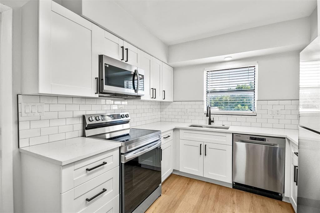 300 S NIMBUS AVENUE UNIT 6 CLEARWATER, FL 33765