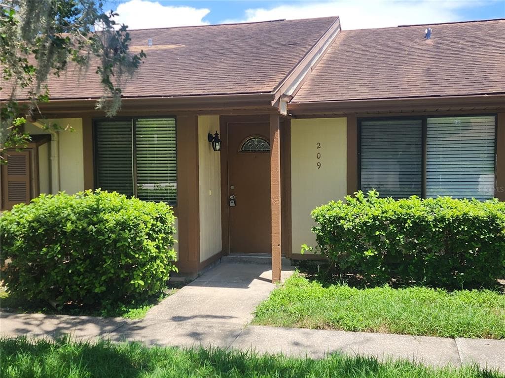 209 CORKWOOD LN OLDSMAR, FL 34677